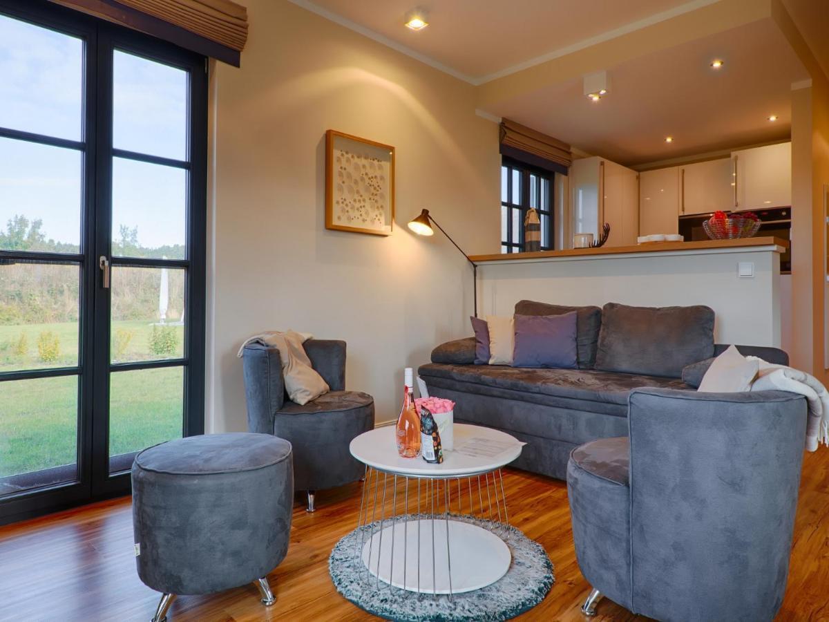 Reetland Am Meer - Premium Reetdachvilla Mit 3 Schlafzimmern, Sauna, Kamin Und Massagesessel F05 Dranske Exterior foto