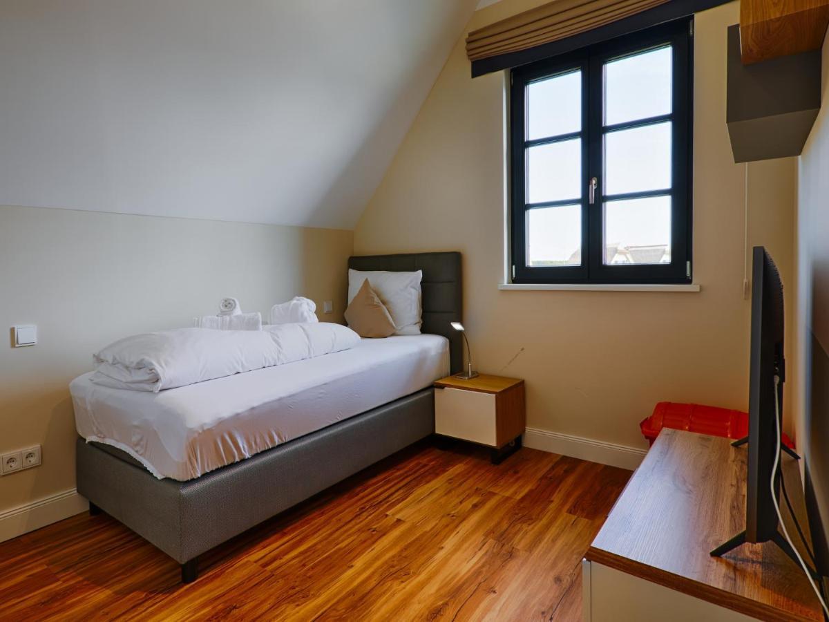Reetland Am Meer - Premium Reetdachvilla Mit 3 Schlafzimmern, Sauna, Kamin Und Massagesessel F05 Dranske Exterior foto